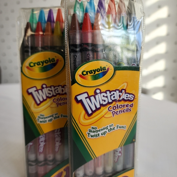 Crayola Twistables & Paper Mate Med Felt Tip Pens - Picture 2 of 9